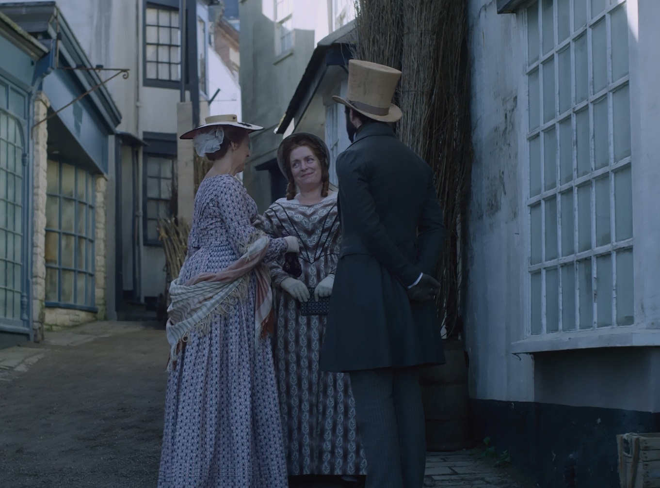 طراحی صحنه و لباس فیلم آمونیت