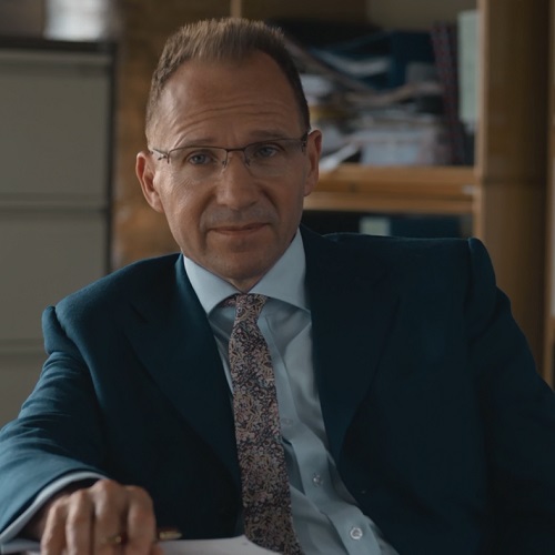 Ralph Fiennes
رالف فاینس در نقش امرسون در فیلم اسرار رسمی (Official Secrets)