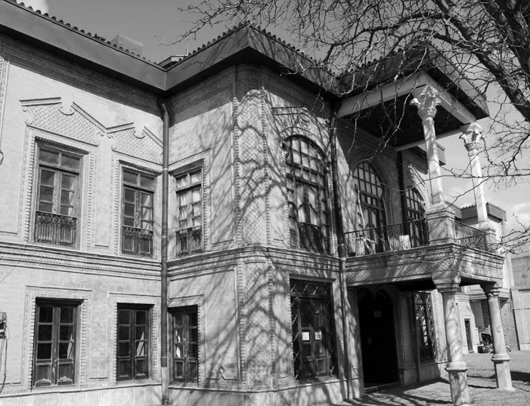 عمارت قدیمی داستان جهانی که من در آن نیستم در تمرین ششم داستان نویسی